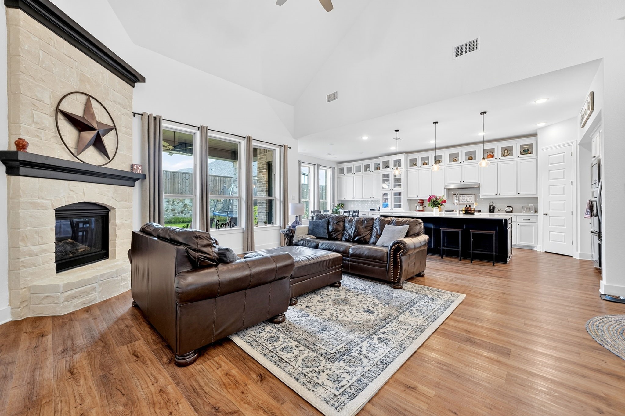 1819 Moscatel Lane