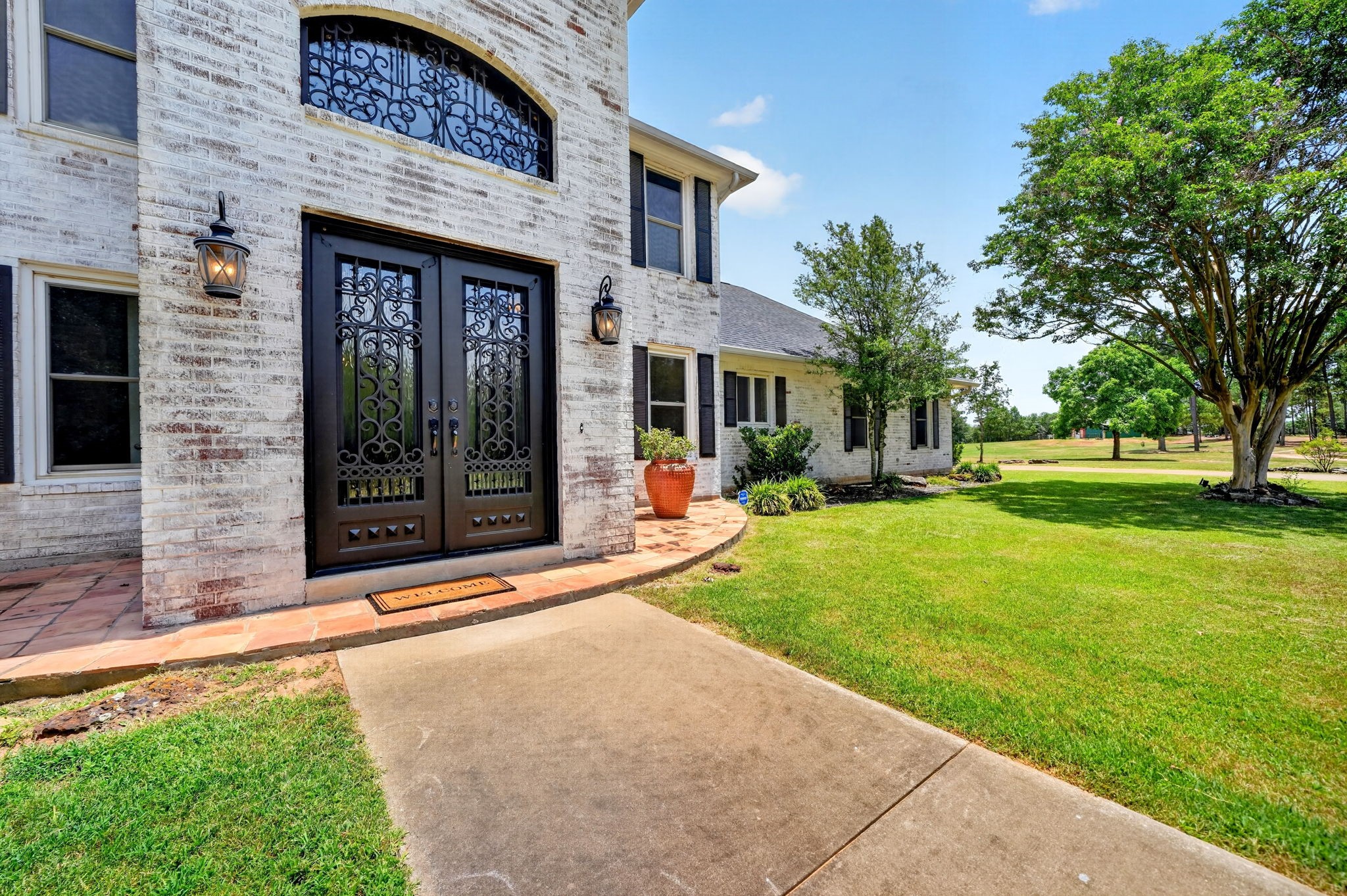 1201 Robbins Road