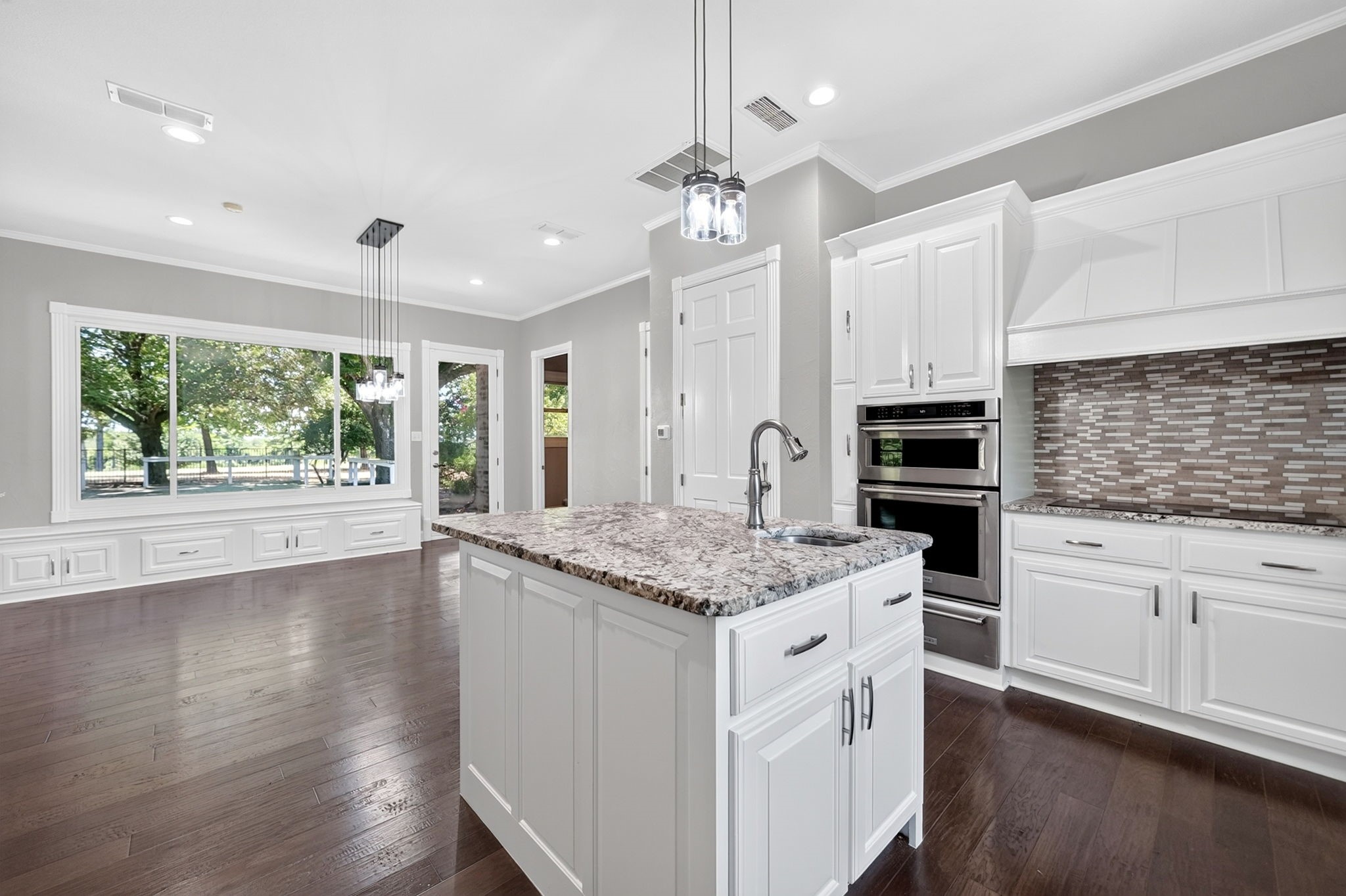 1201 Robbins Road