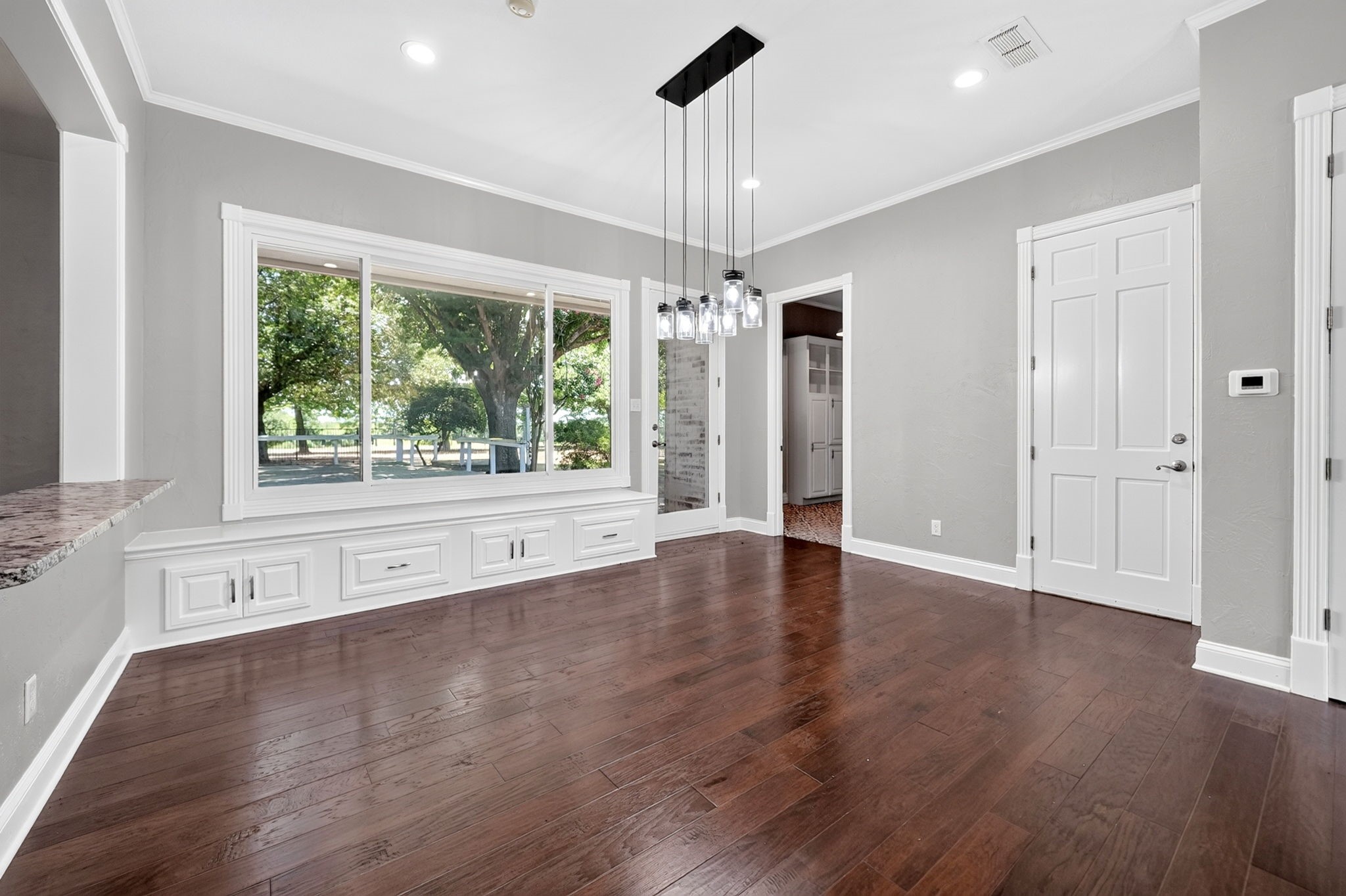 1201 Robbins Road