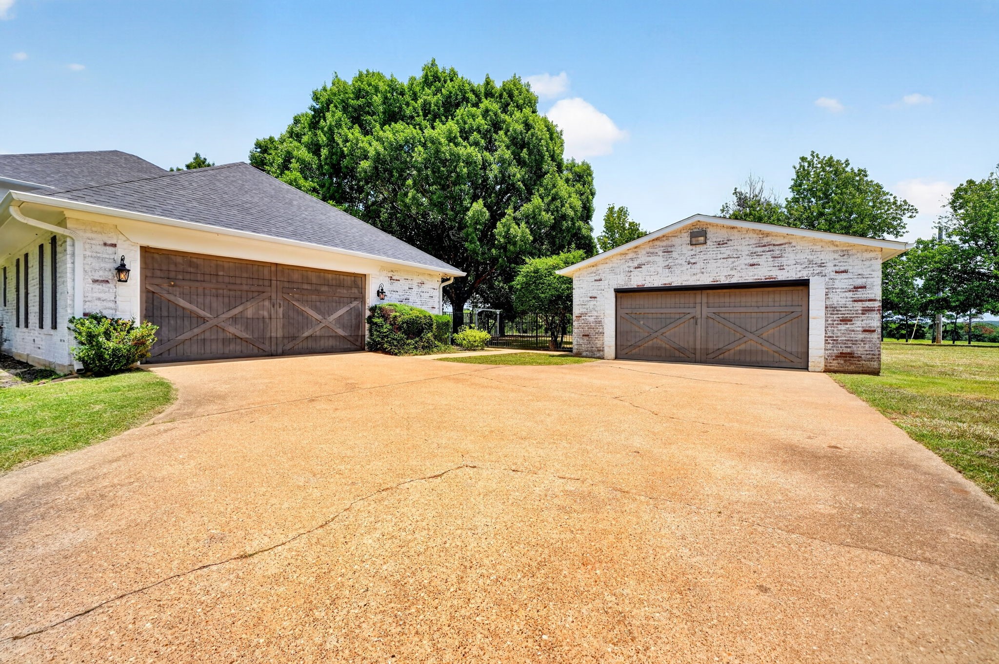 1201 Robbins Road
