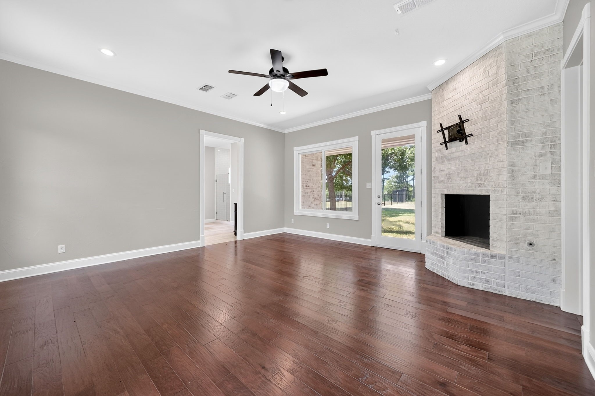 1201 Robbins Road