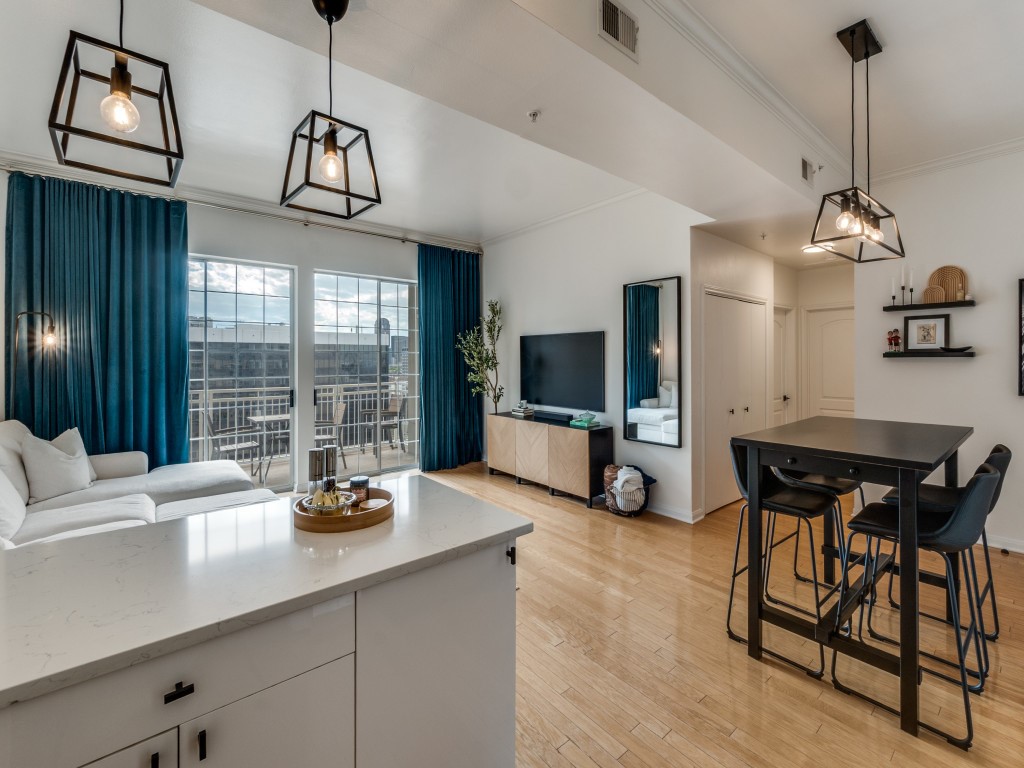 3225 Turtle Creek Boulevard 1235