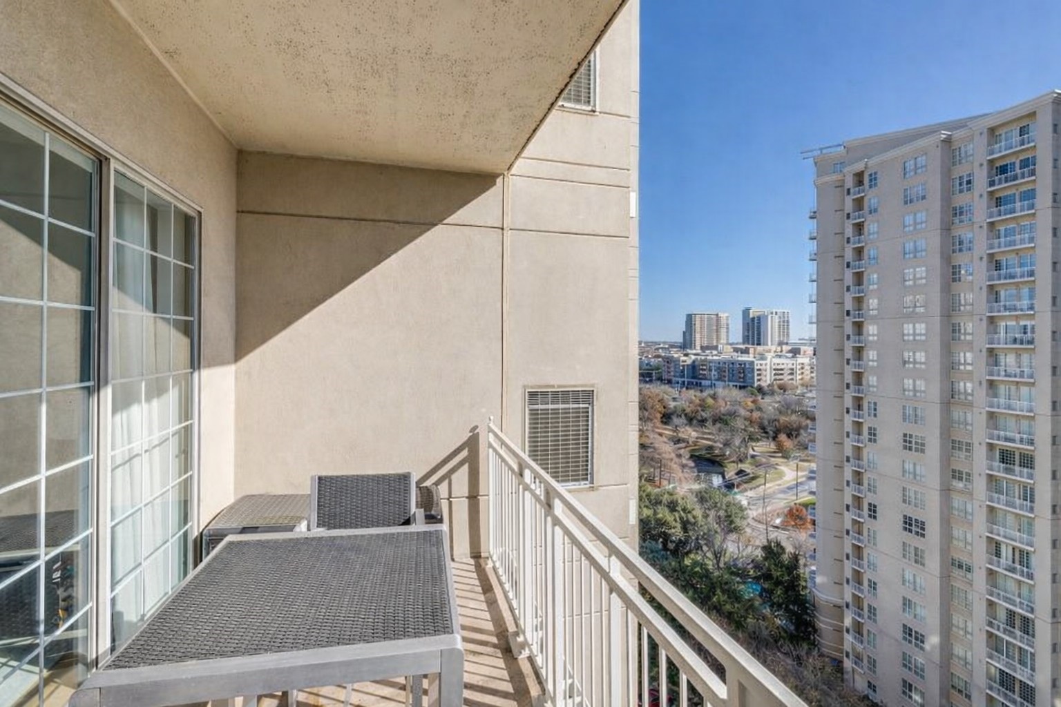 3225 Turtle Creek Boulevard 1235
