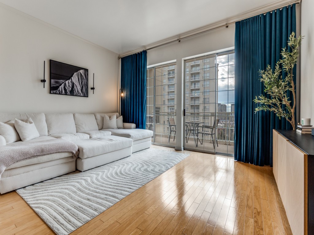 3225 Turtle Creek Boulevard 1235