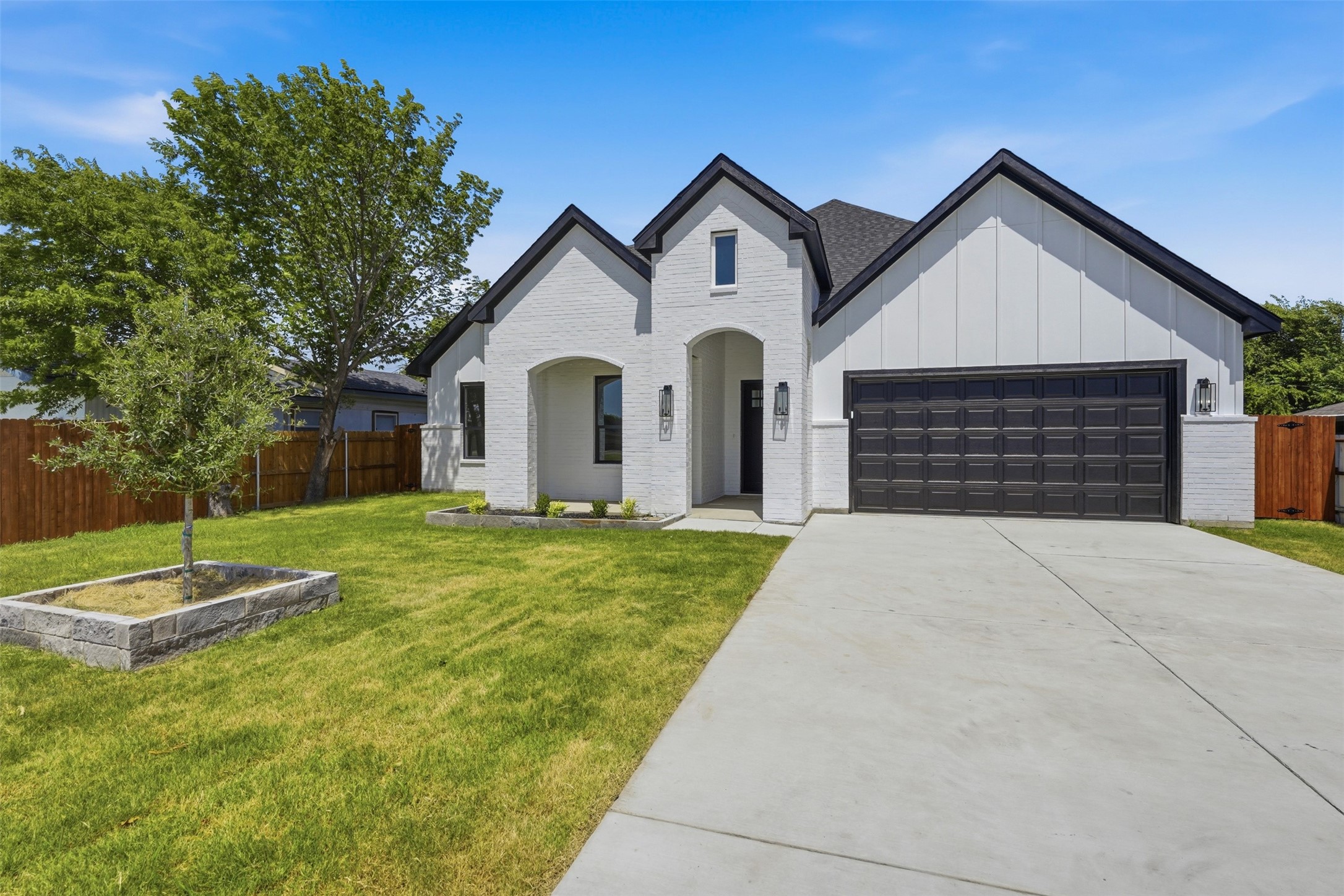 4924 Mona Lisa Street