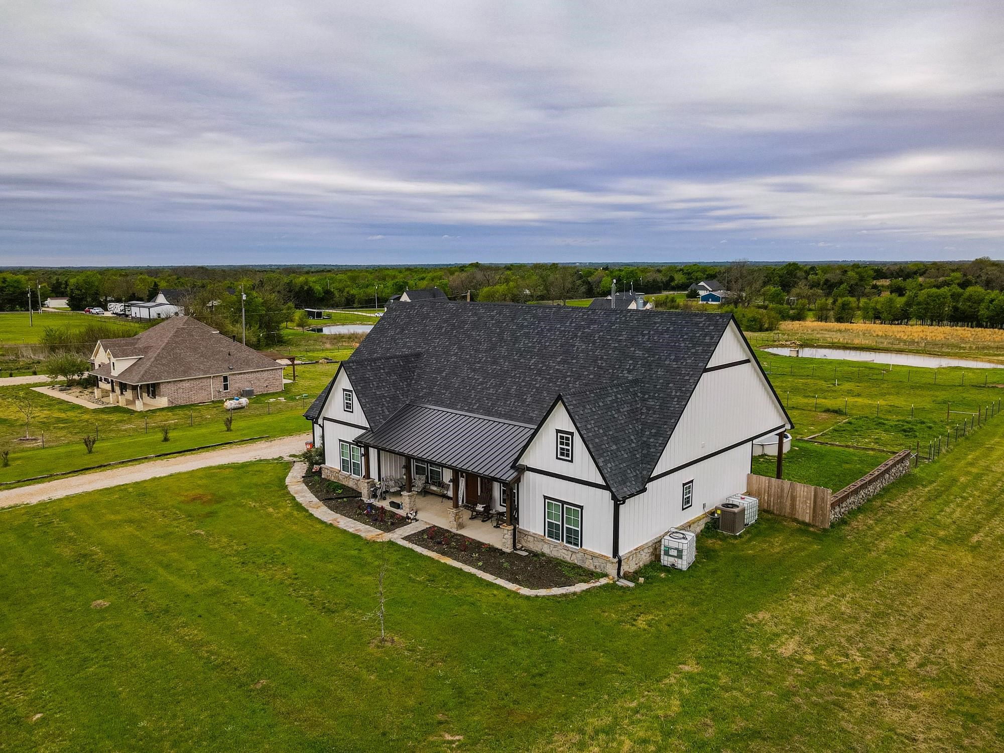 4886 County Road 1037