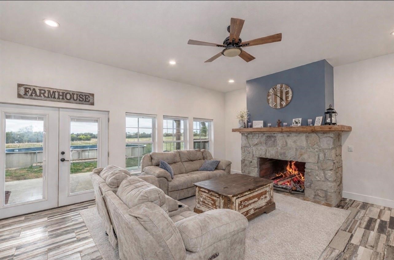 4886 County Road 1037