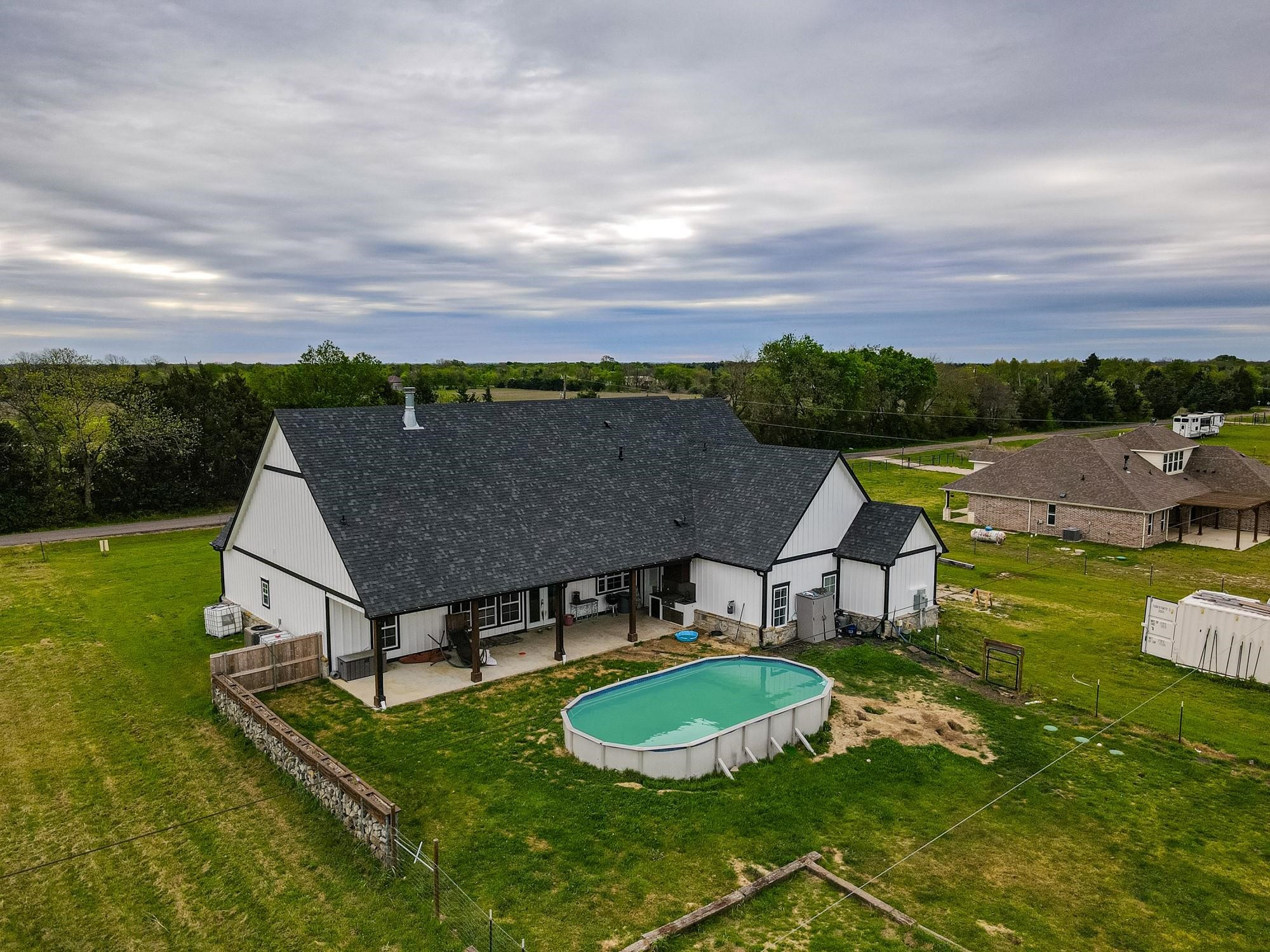 4886 County Road 1037