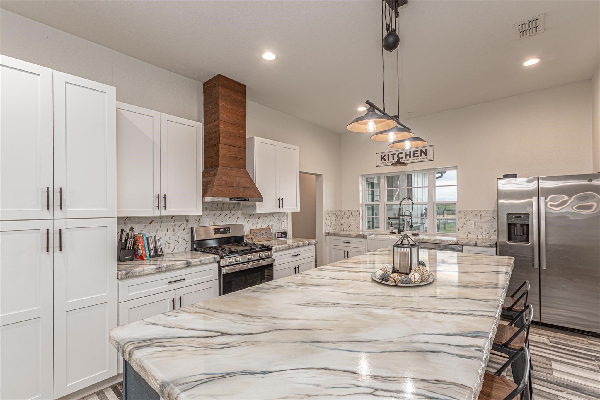 4886 County Road 1037