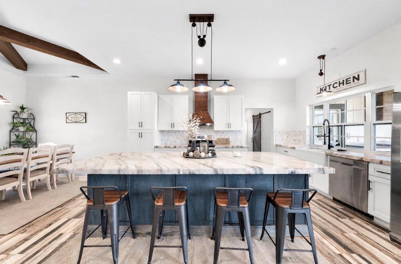 4886 County Road 1037