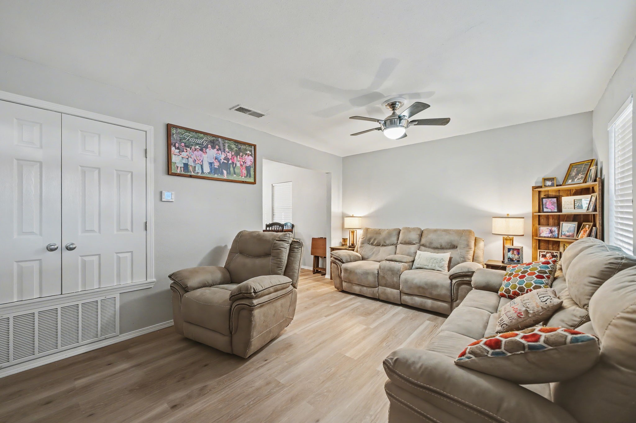 762 Oak Leaf Trail
