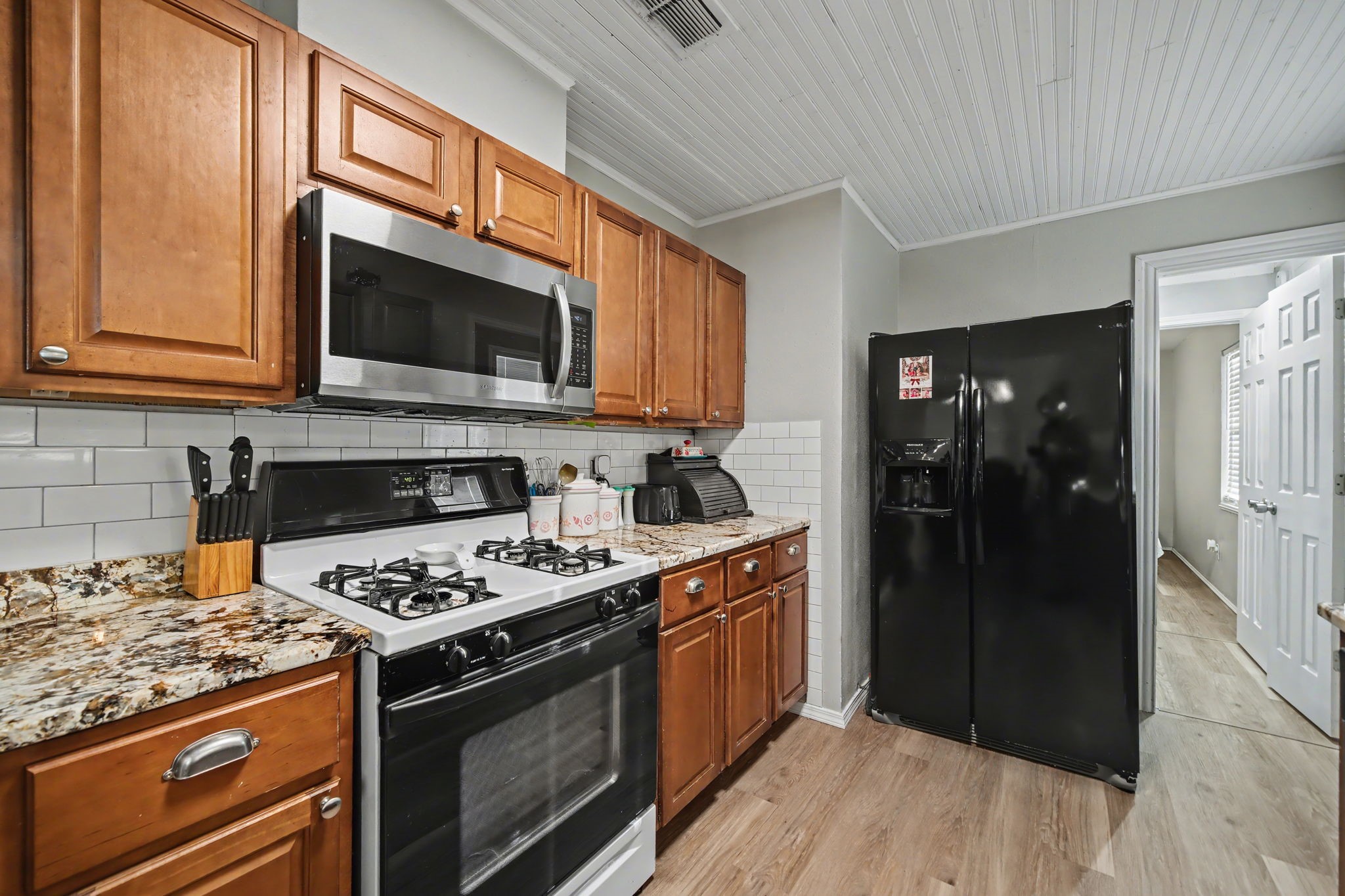762 Oak Leaf Trail