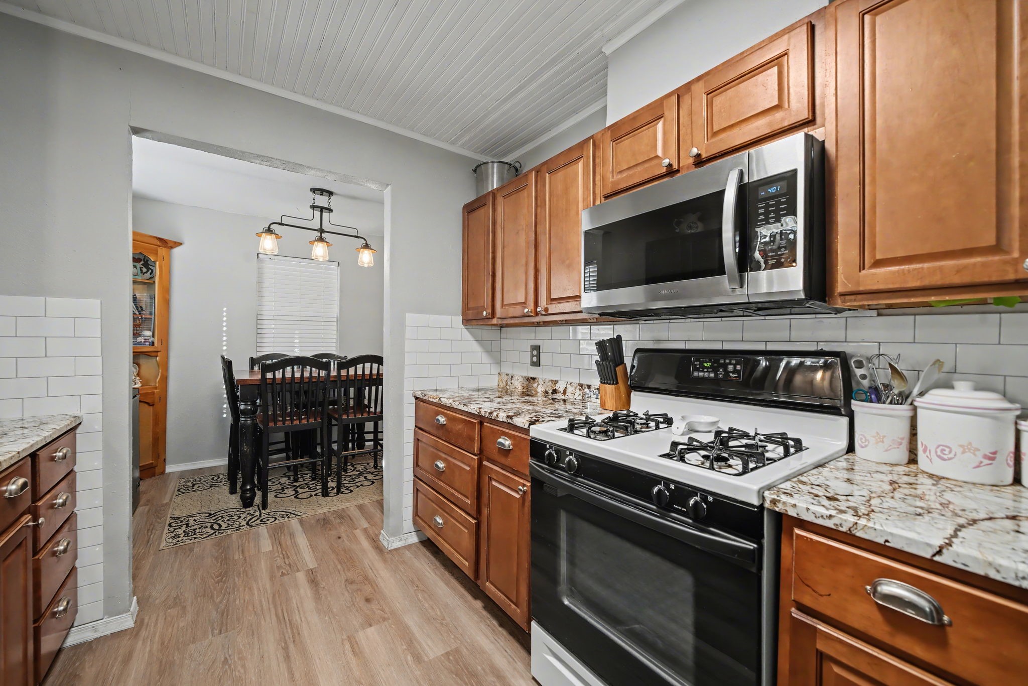 762 Oak Leaf Trail