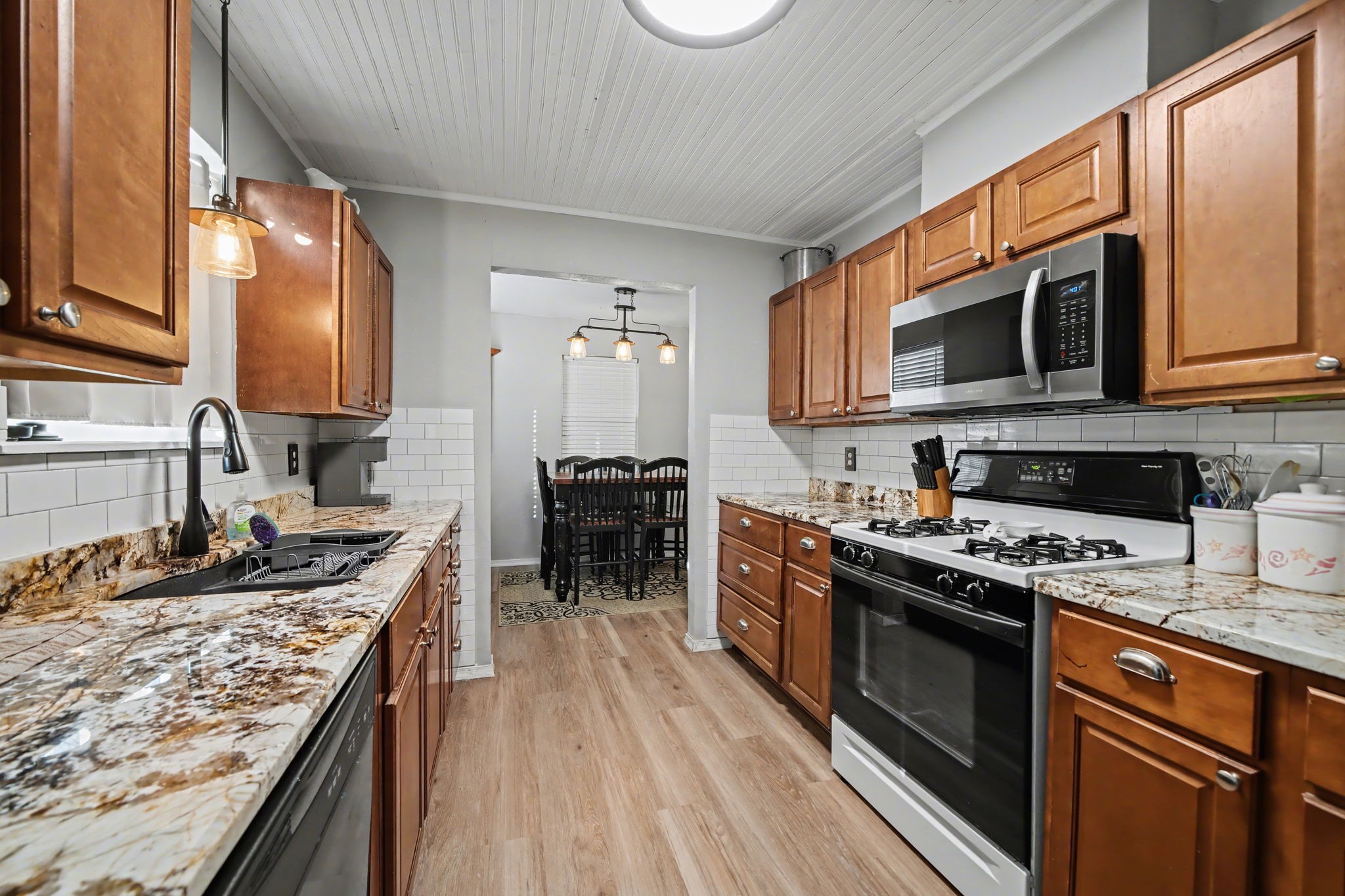 762 Oak Leaf Trail