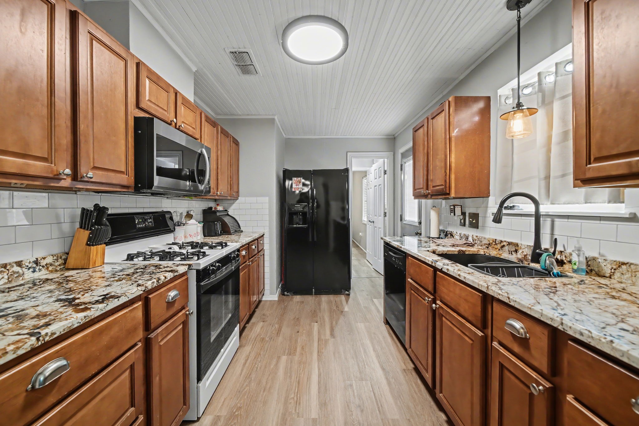 762 Oak Leaf Trail