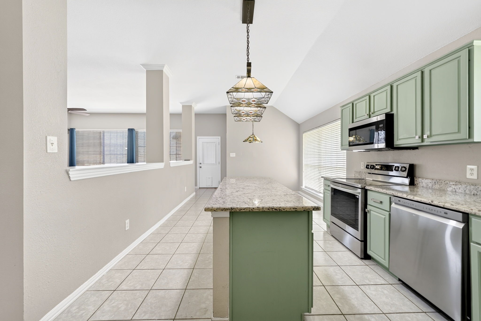 2713 Planetree Drive