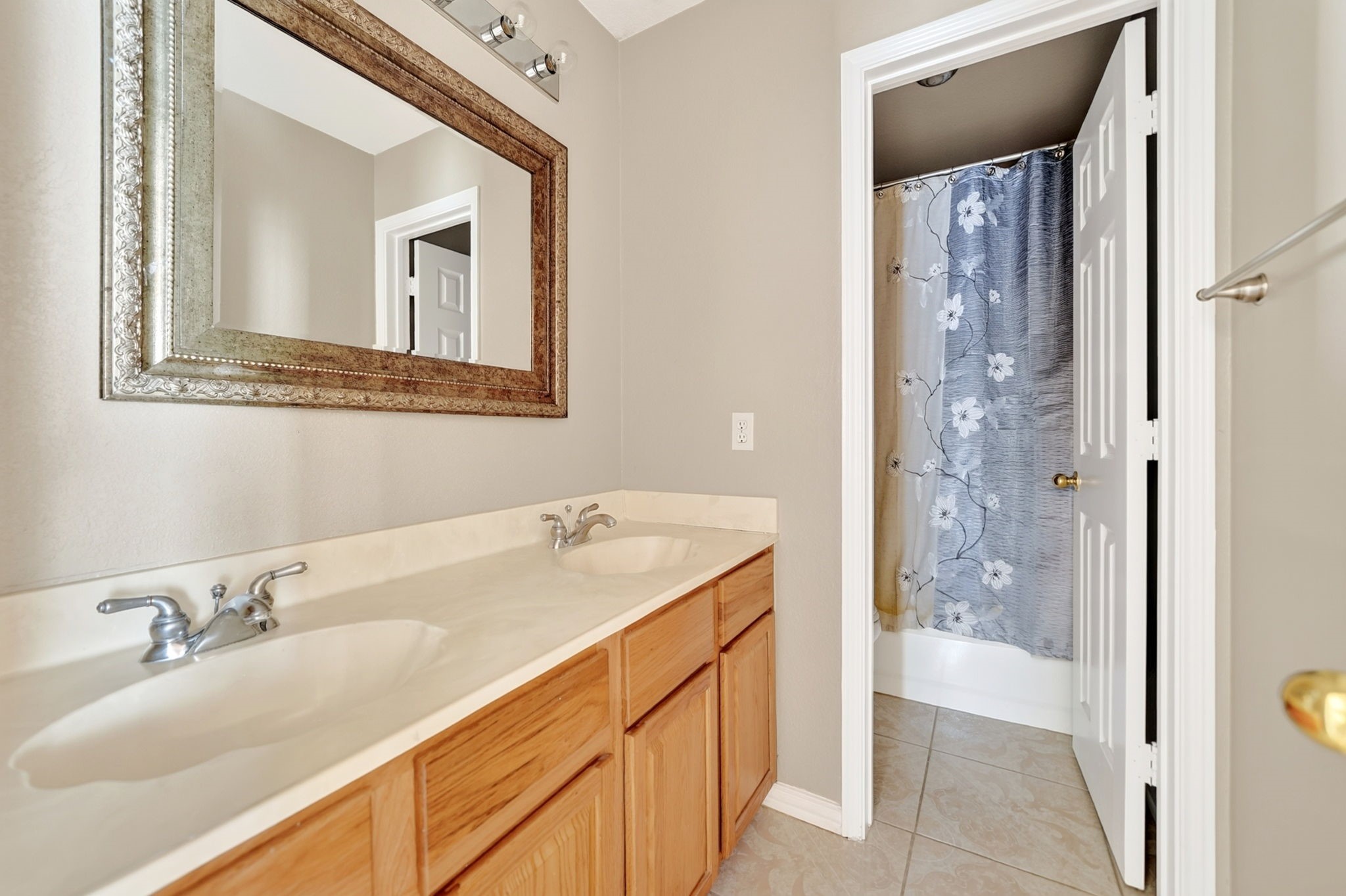 2713 Planetree Drive