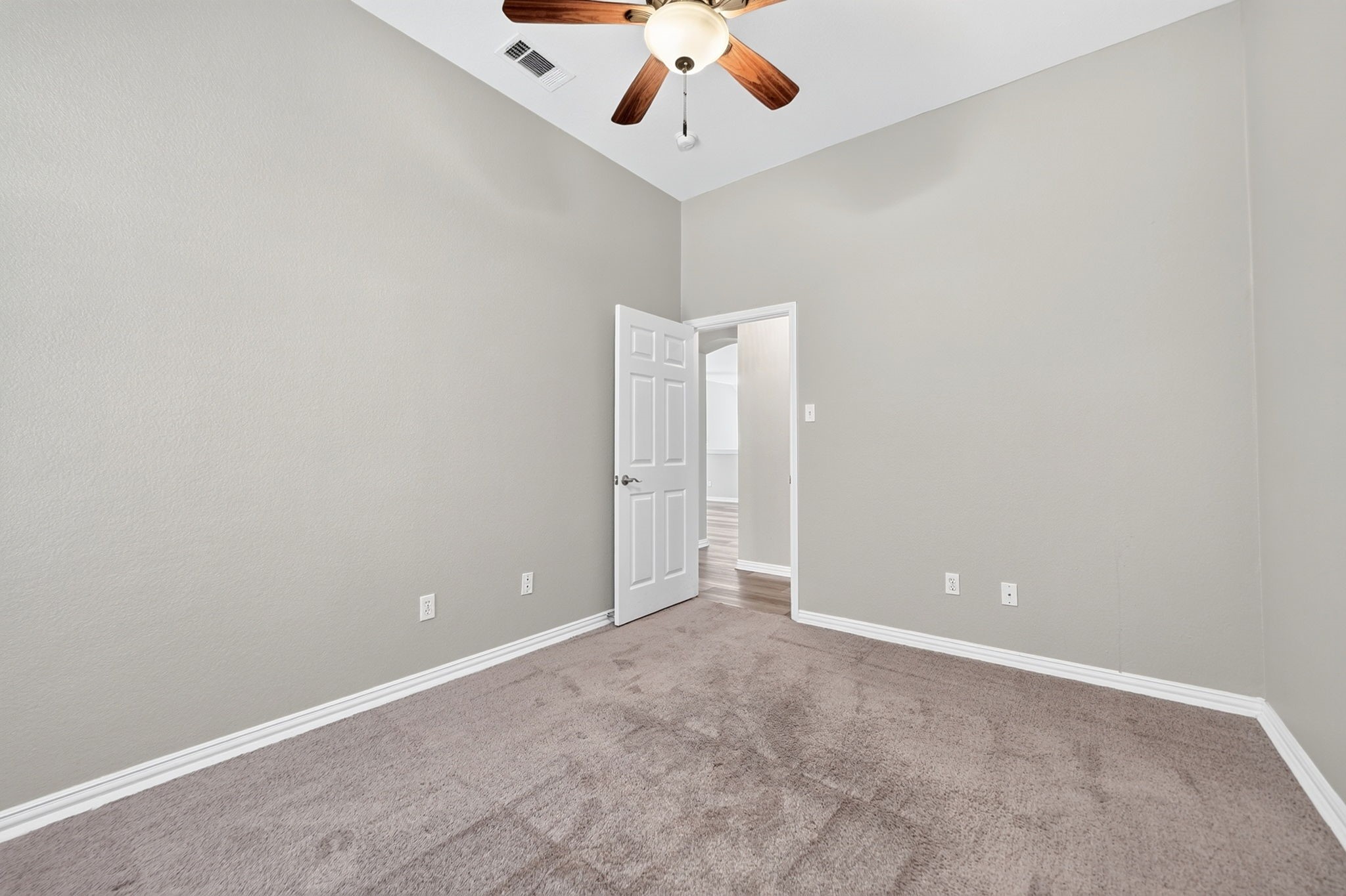 2713 Planetree Drive