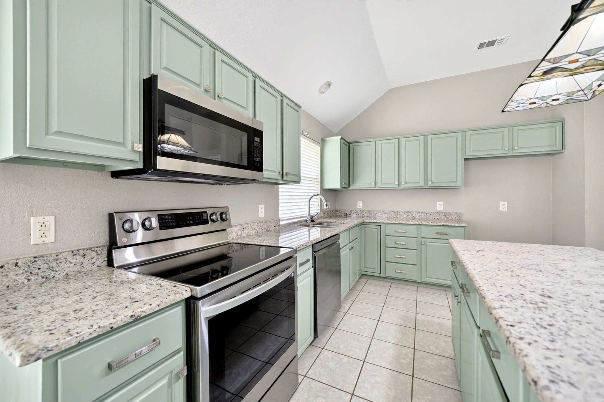2713 Planetree Drive