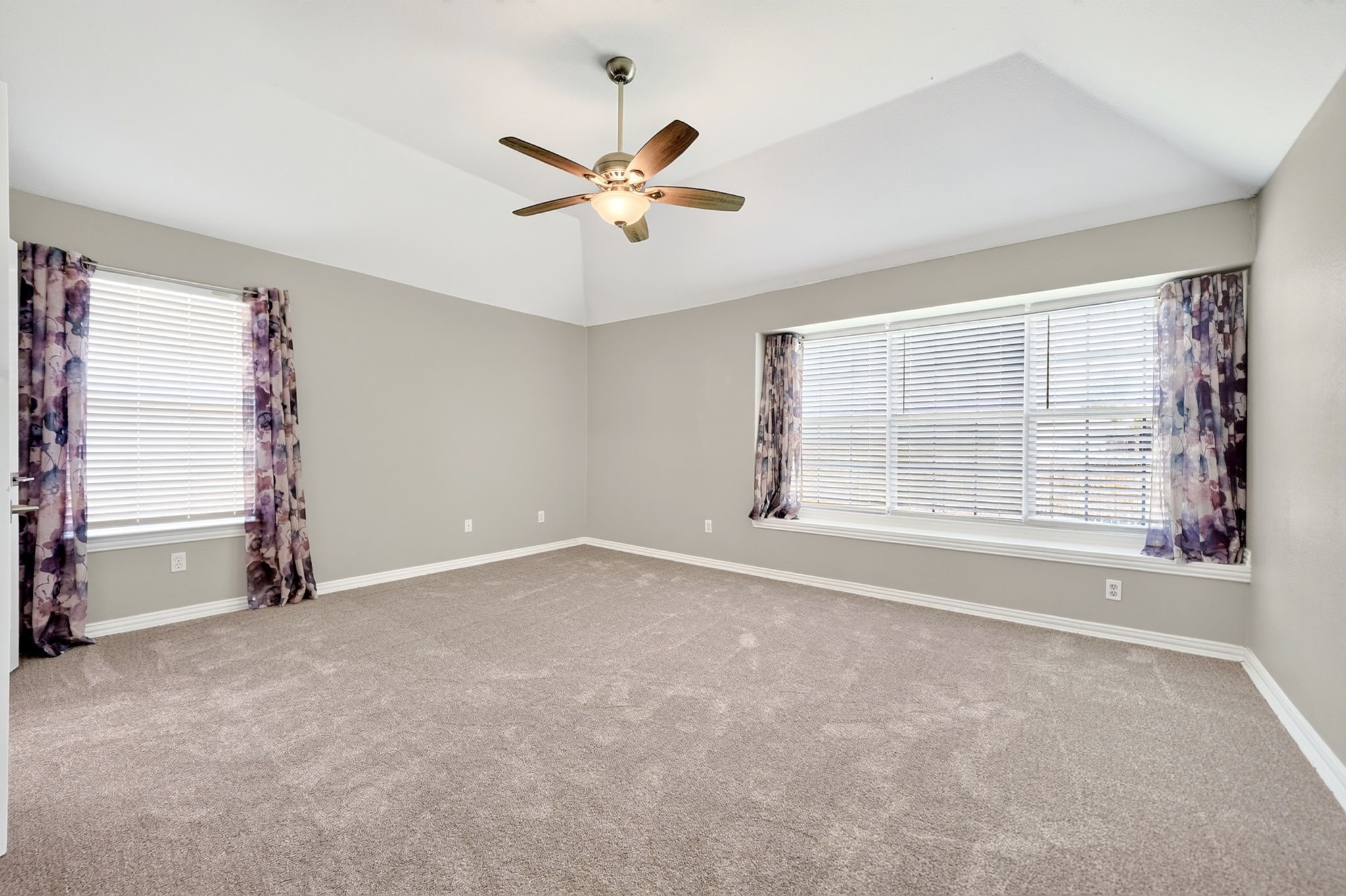 2713 Planetree Drive