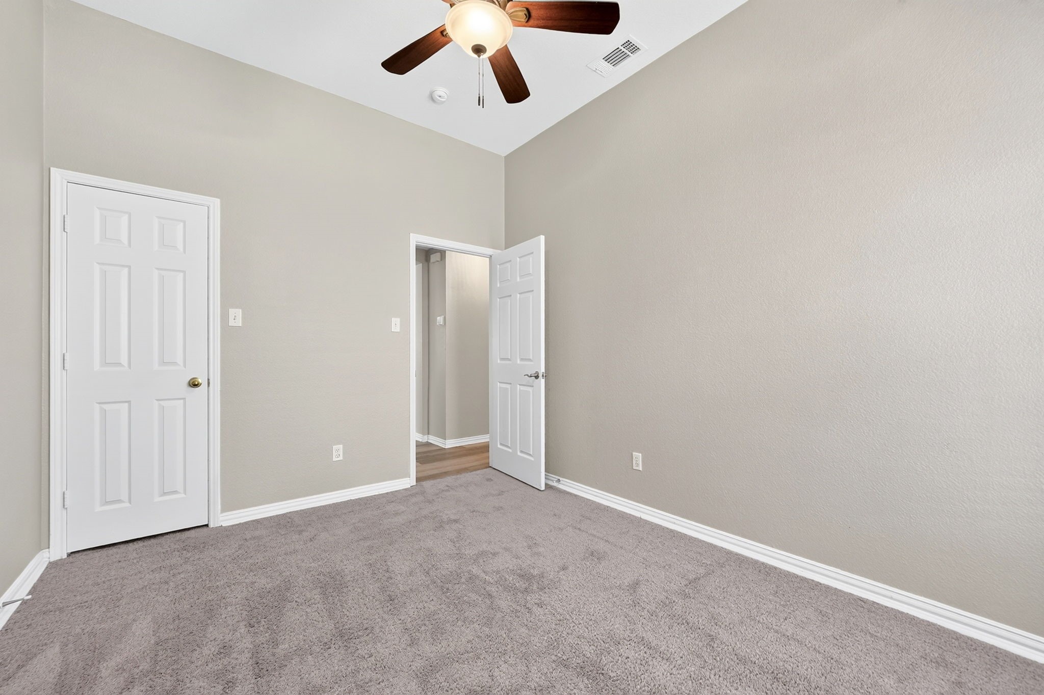 2713 Planetree Drive