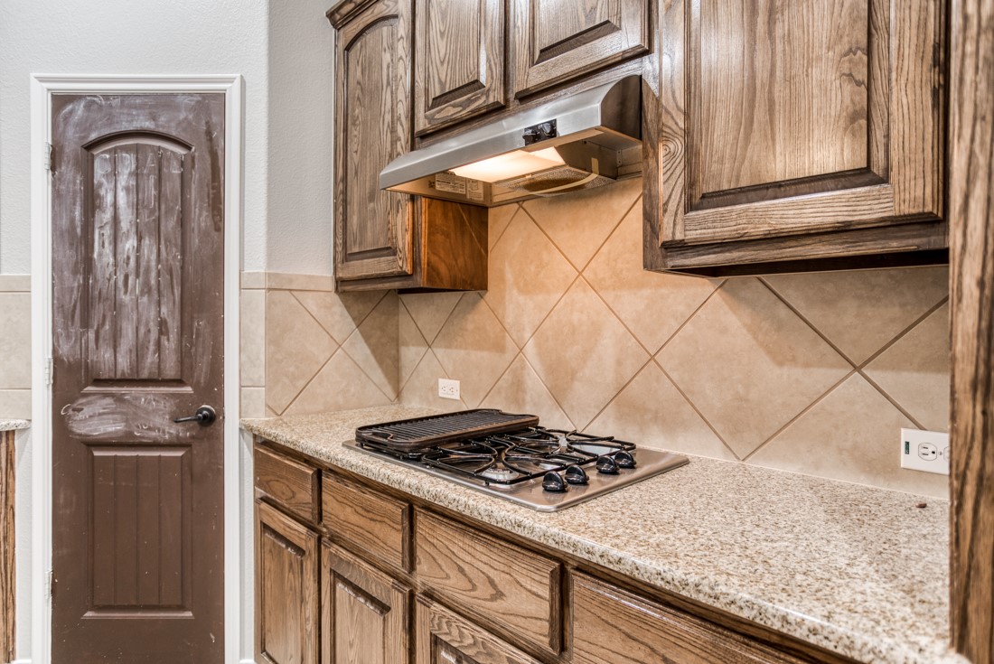 1404 Pillar Bluff Way
