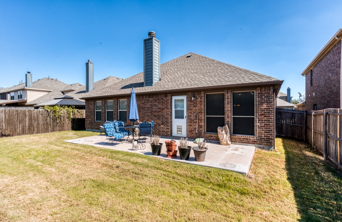 1404 Pillar Bluff Way