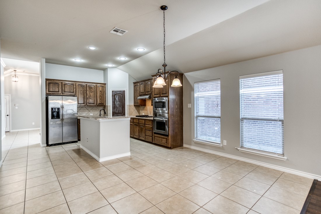1404 Pillar Bluff Way
