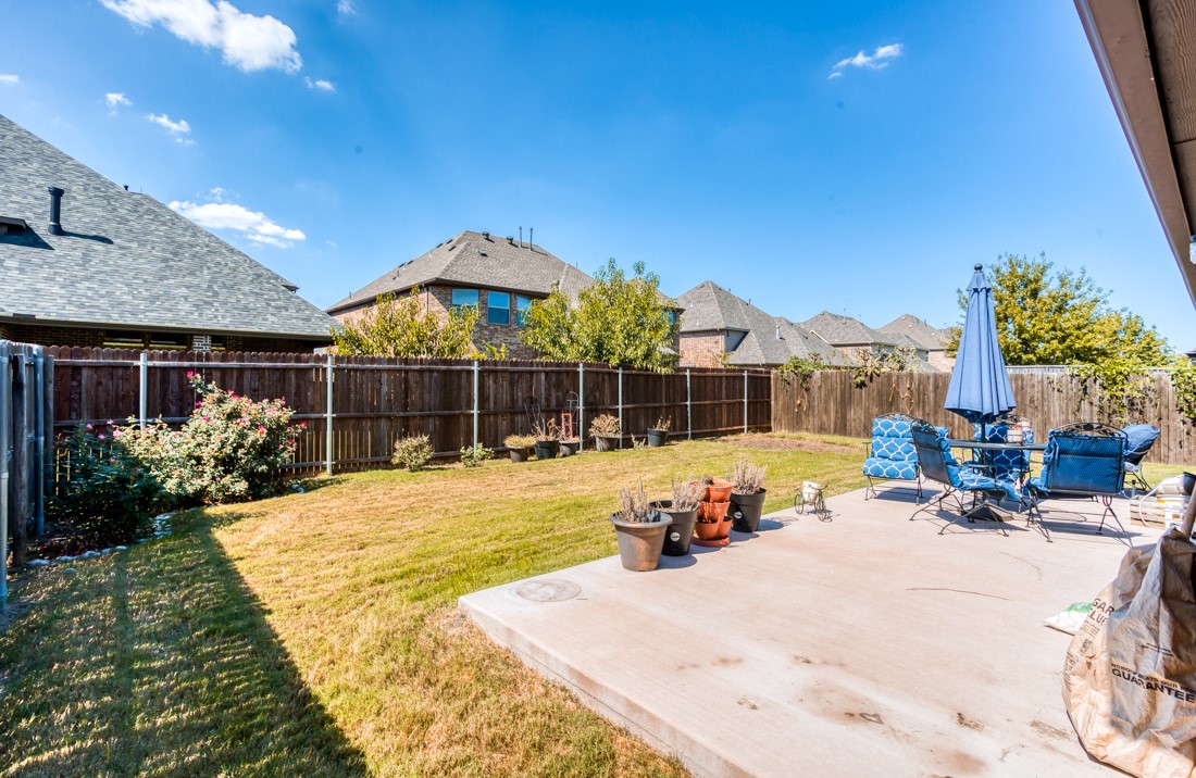 1404 Pillar Bluff Way