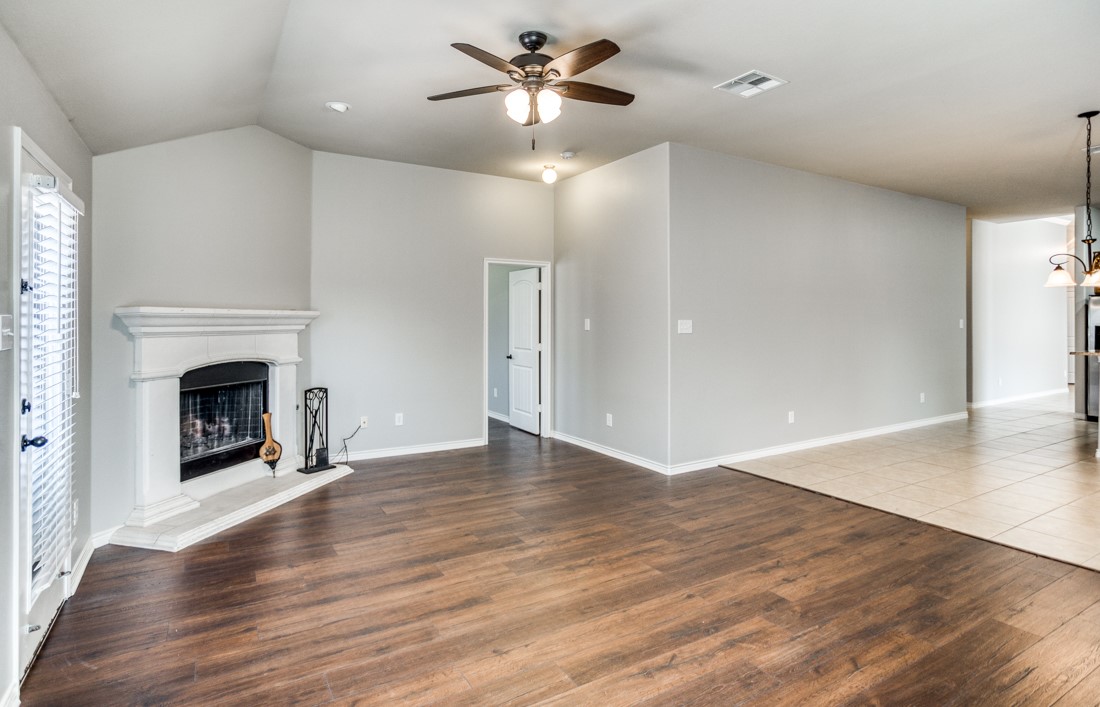 1404 Pillar Bluff Way