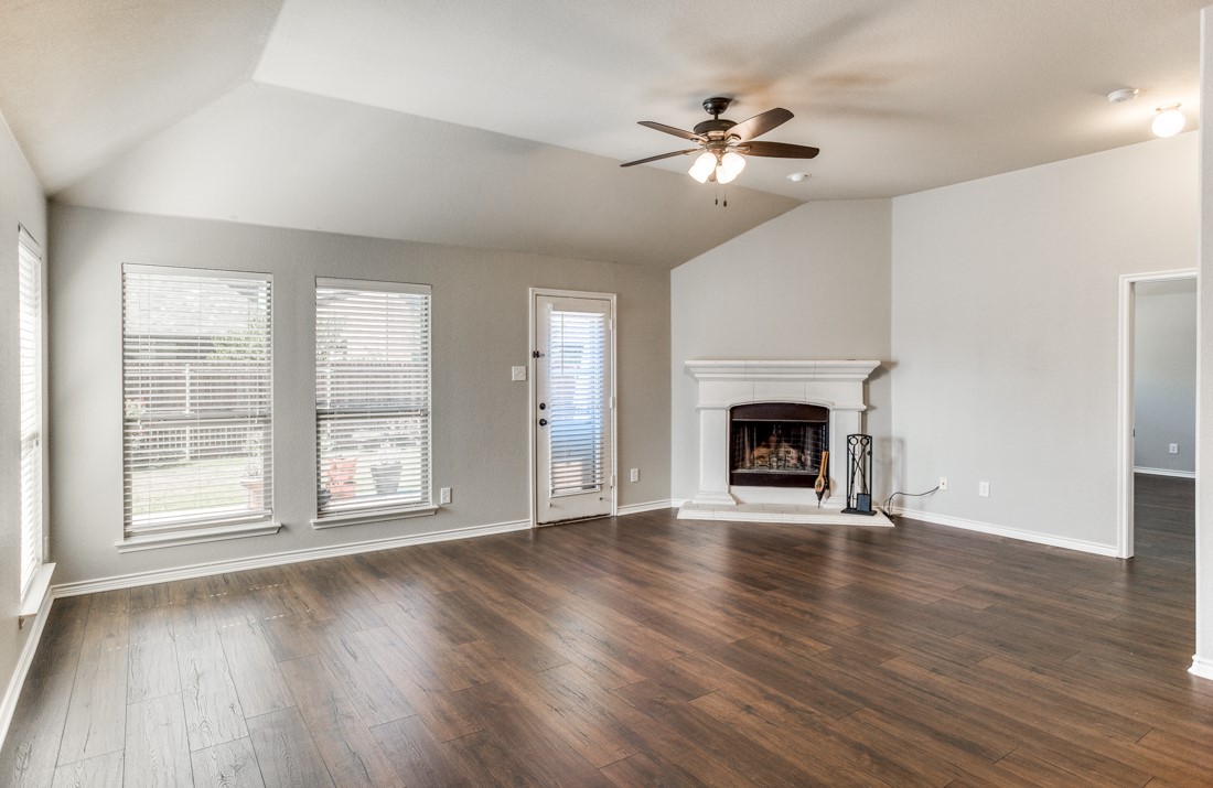 1404 Pillar Bluff Way