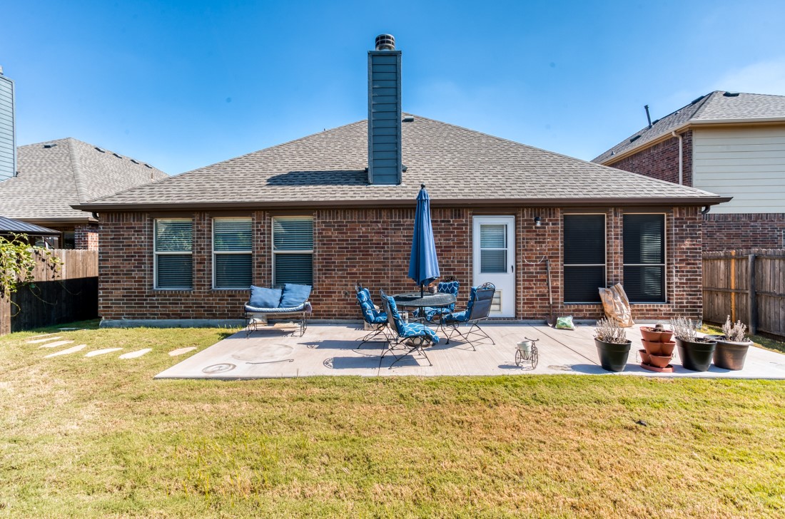 1404 Pillar Bluff Way