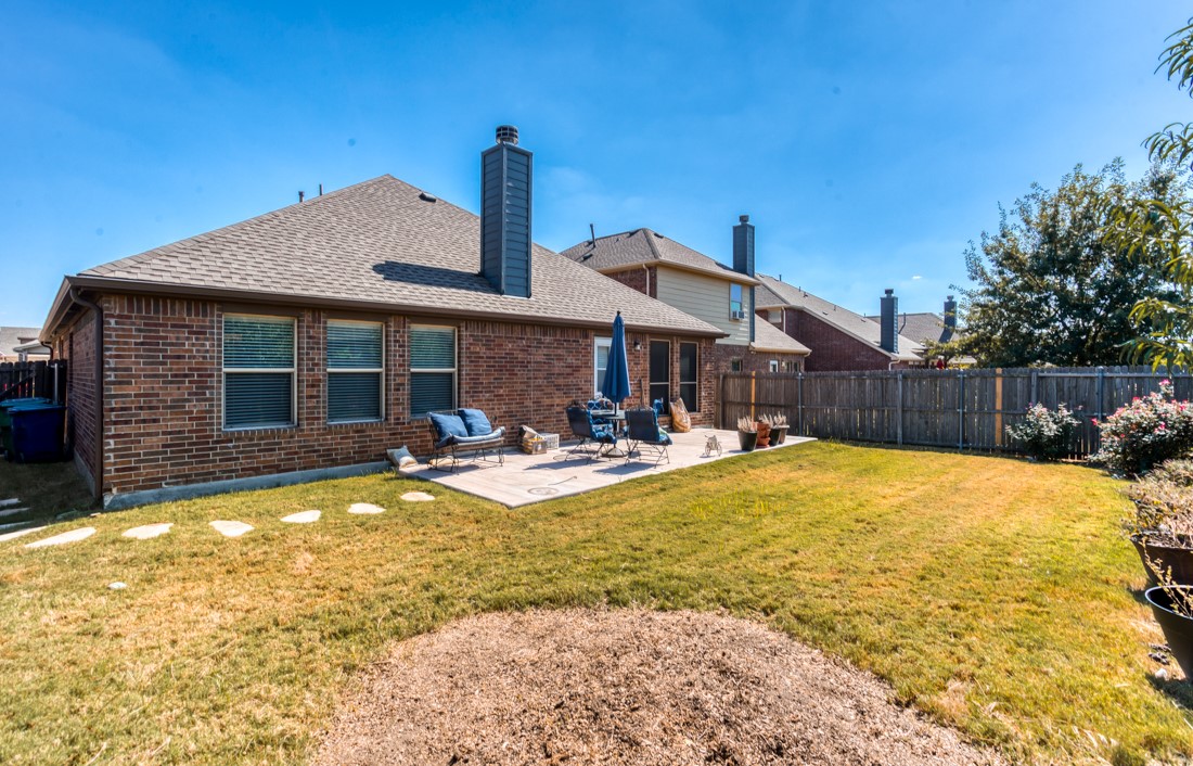 1404 Pillar Bluff Way