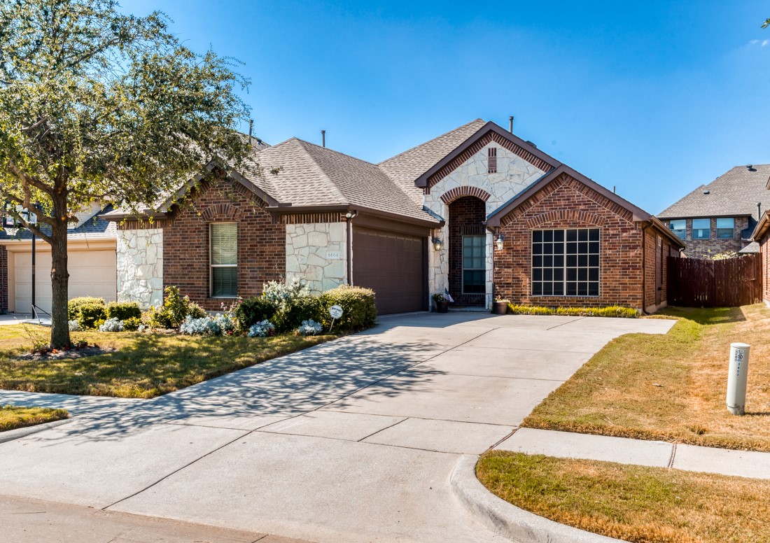 1404 Pillar Bluff Way