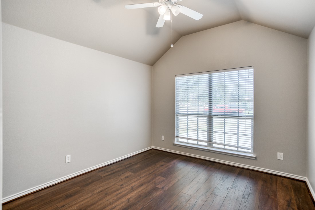1404 Pillar Bluff Way