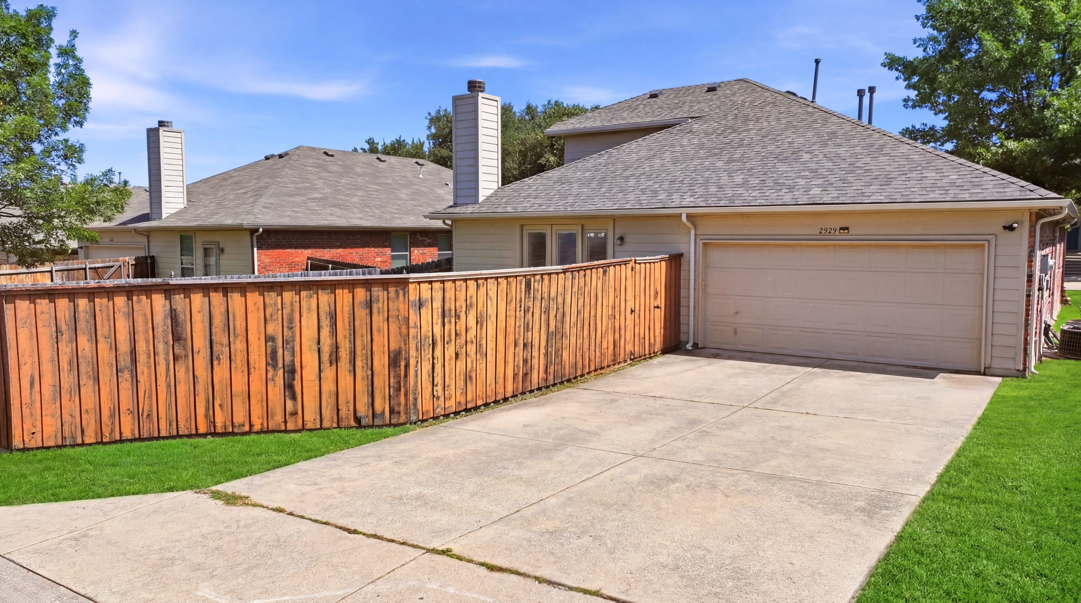 2929 Tangleglen Drive