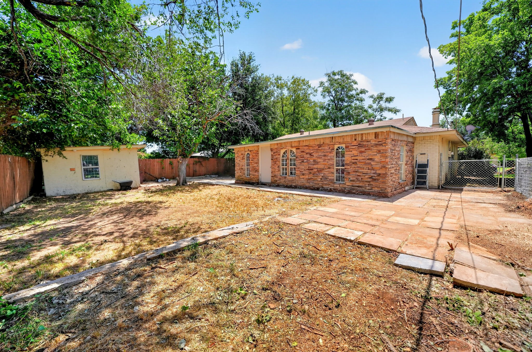 955 Ashwood Drive
