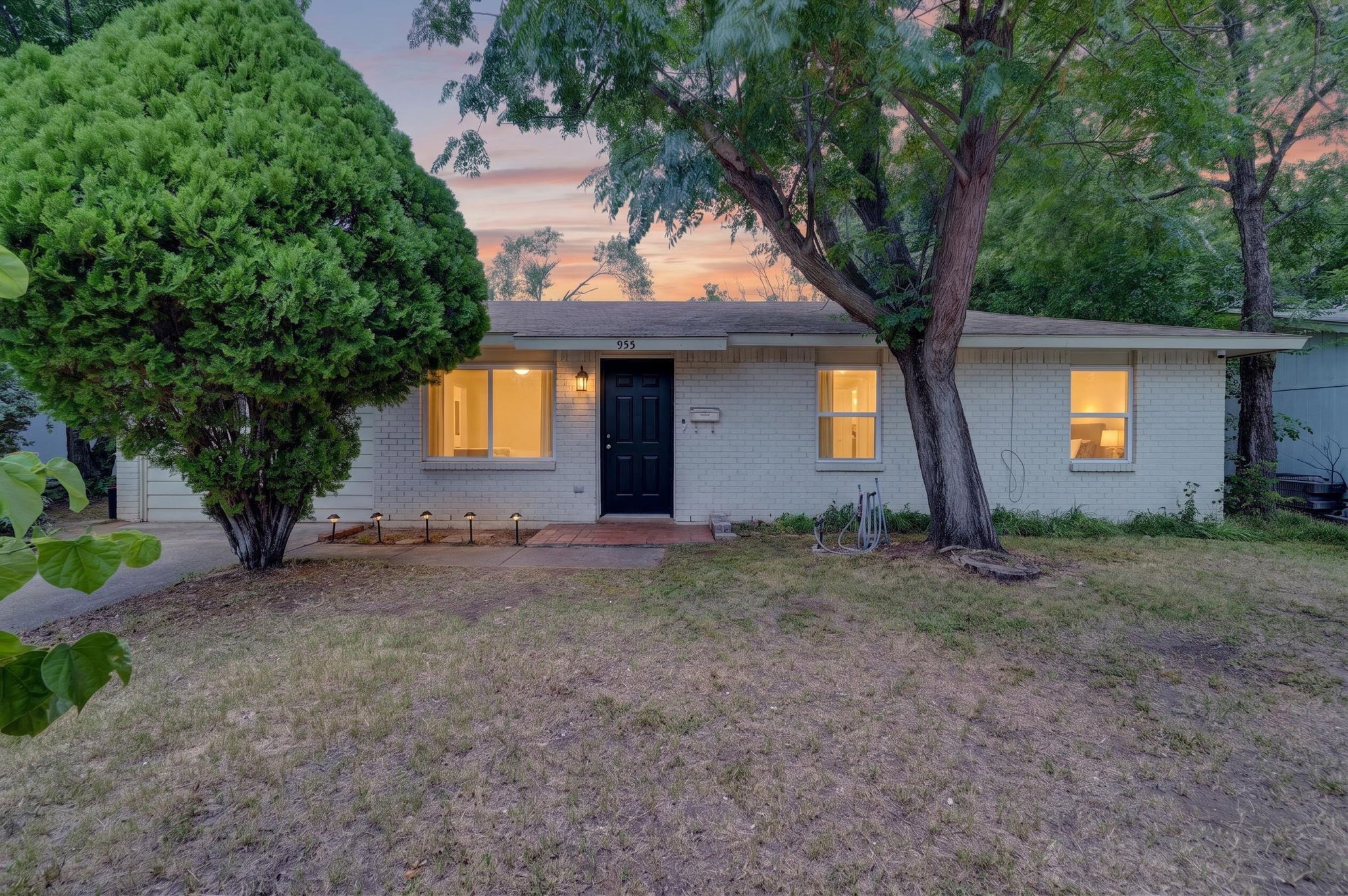 955 Ashwood Drive