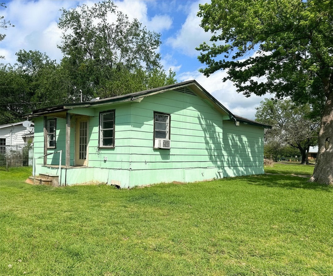 202 N 1st Street