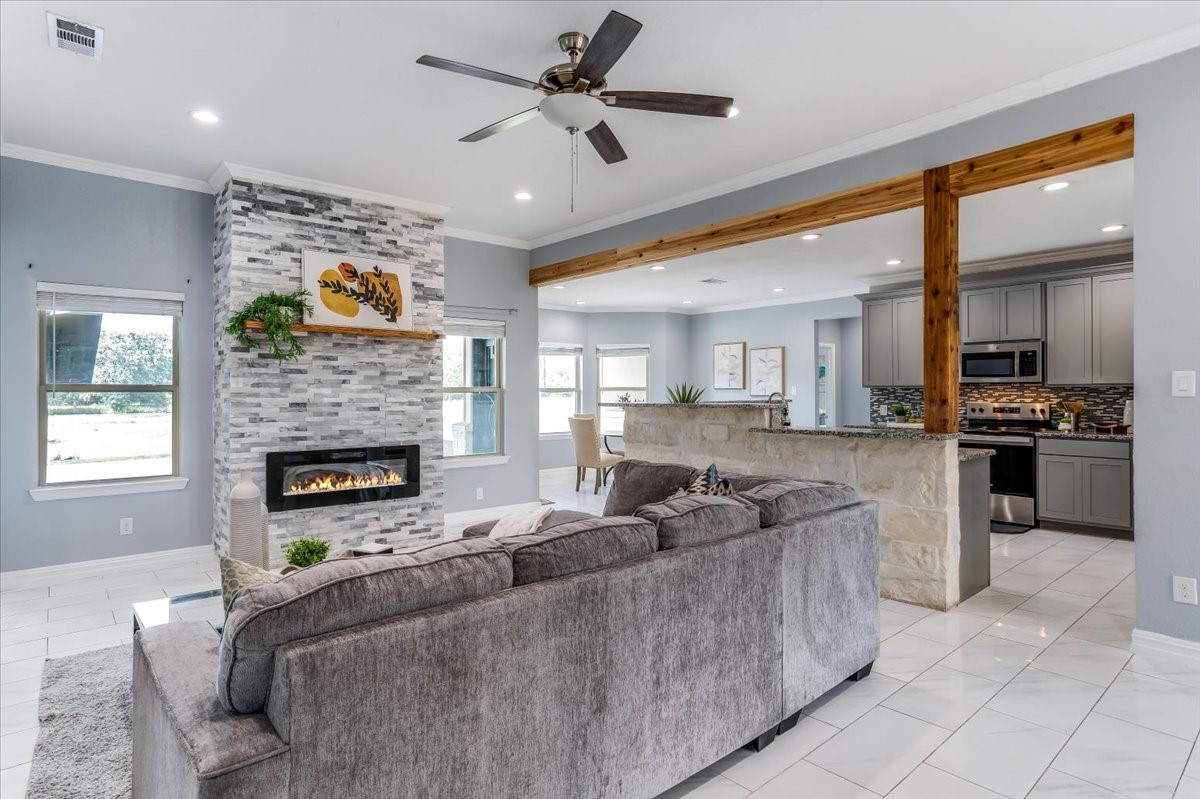 9325 County Road 4074