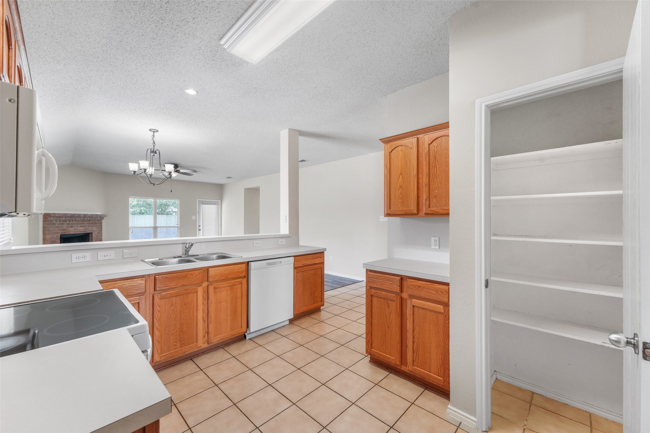 1422 Fairfield Drive