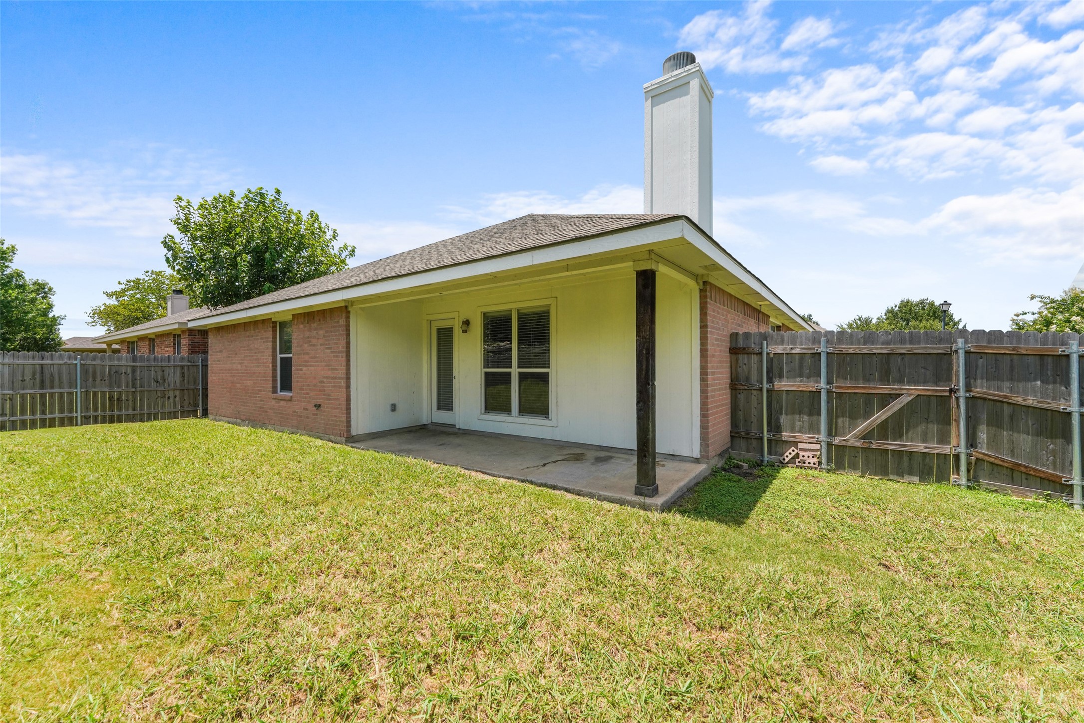 1422 Fairfield Drive
