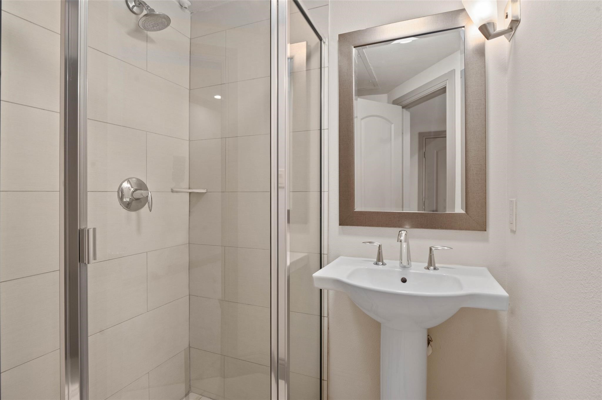 1021 Pavillion Avenue 7