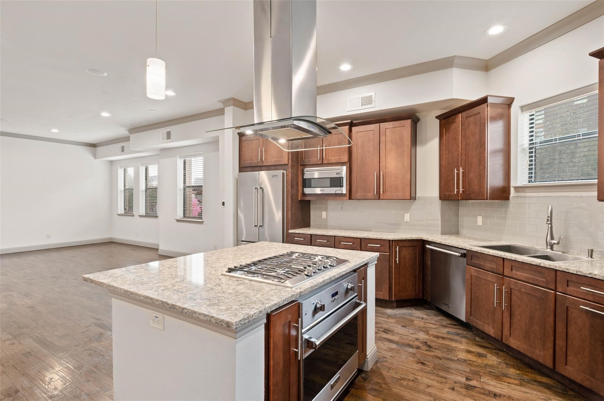 1021 Pavillion Avenue 7