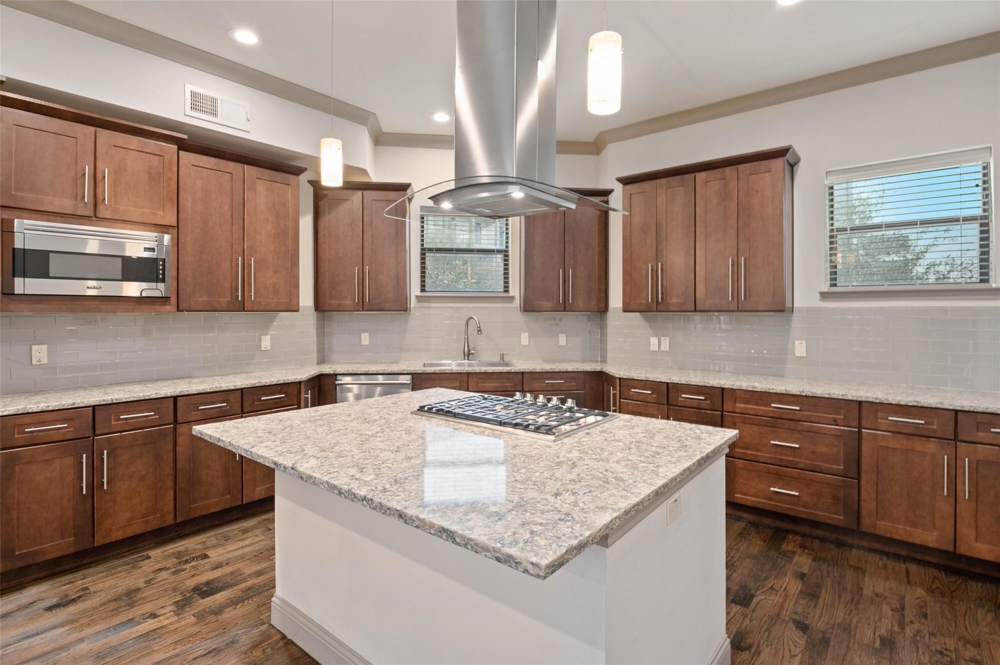 1021 Pavillion Avenue 7