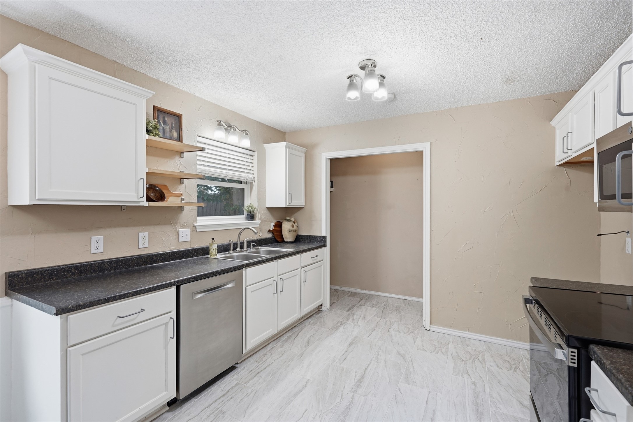3113 Spring Lake Drive