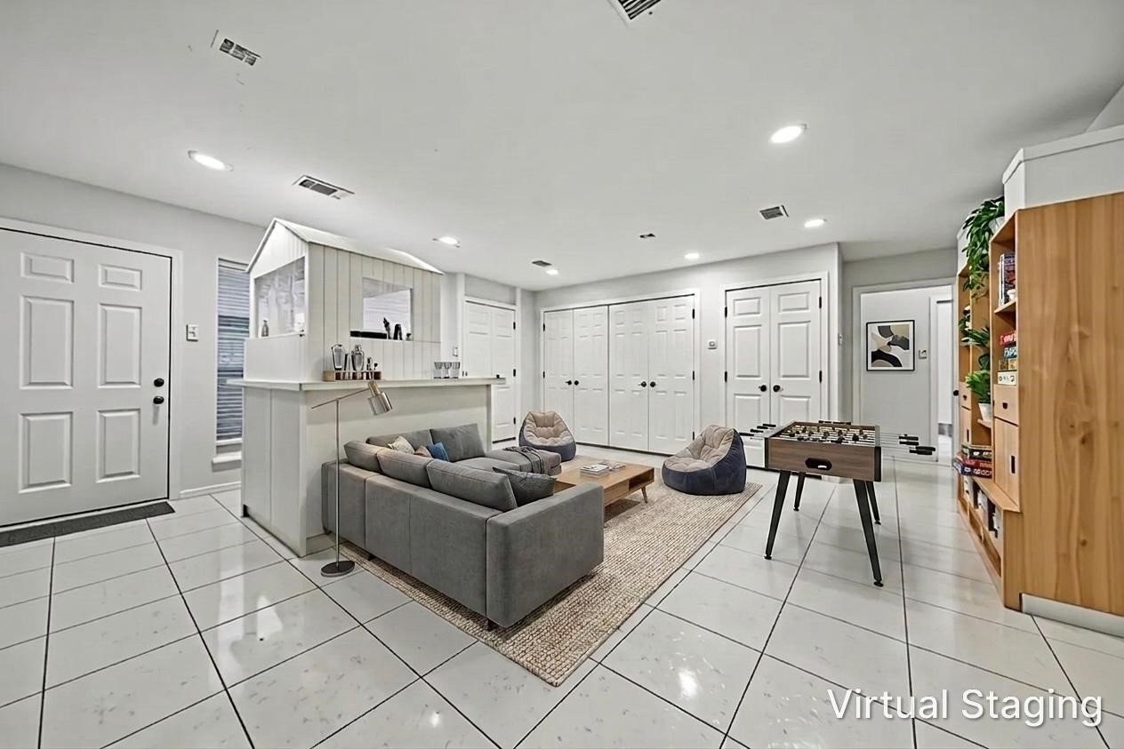 2530 Cresthaven Drive