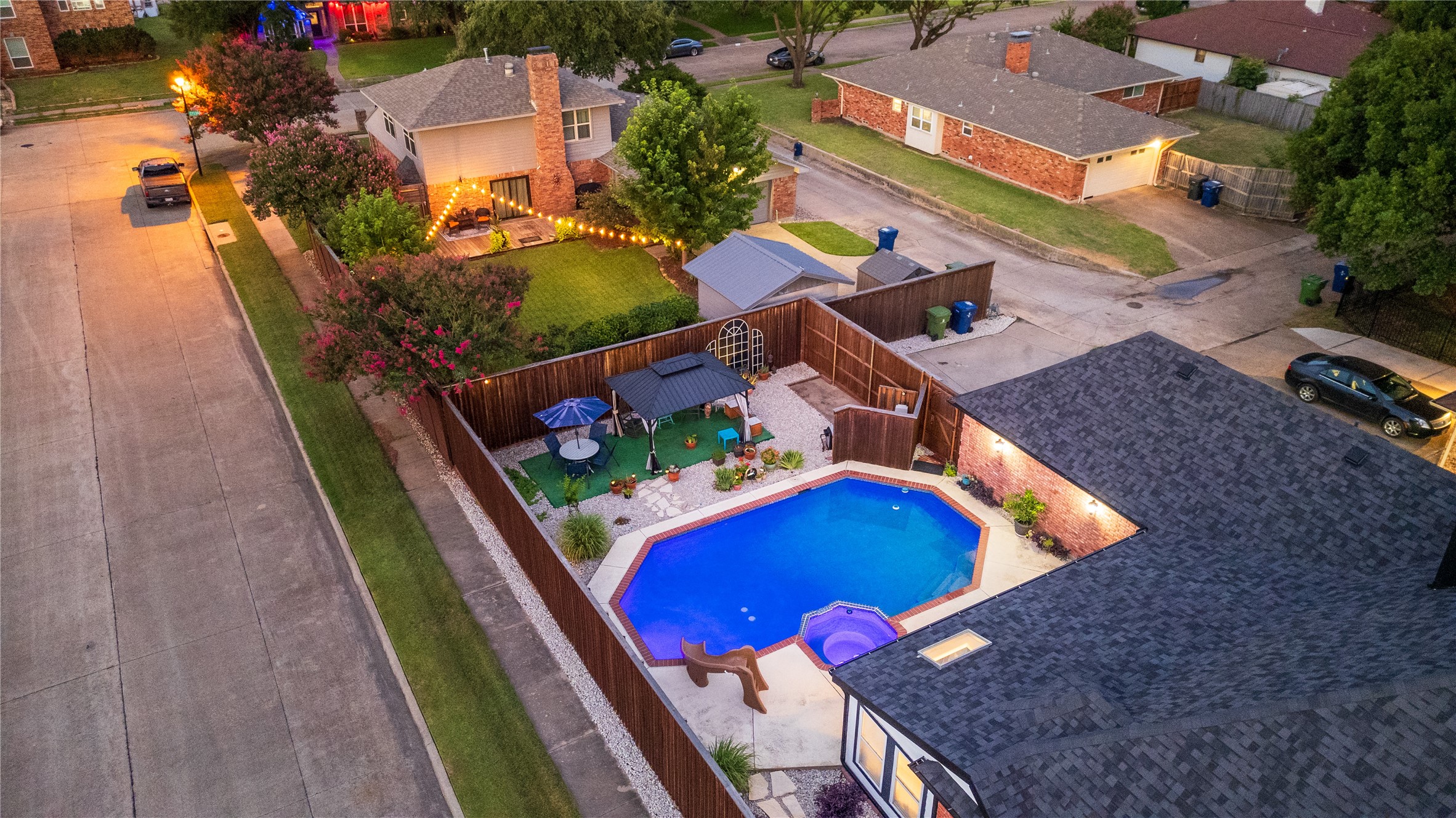 2530 Cresthaven Drive