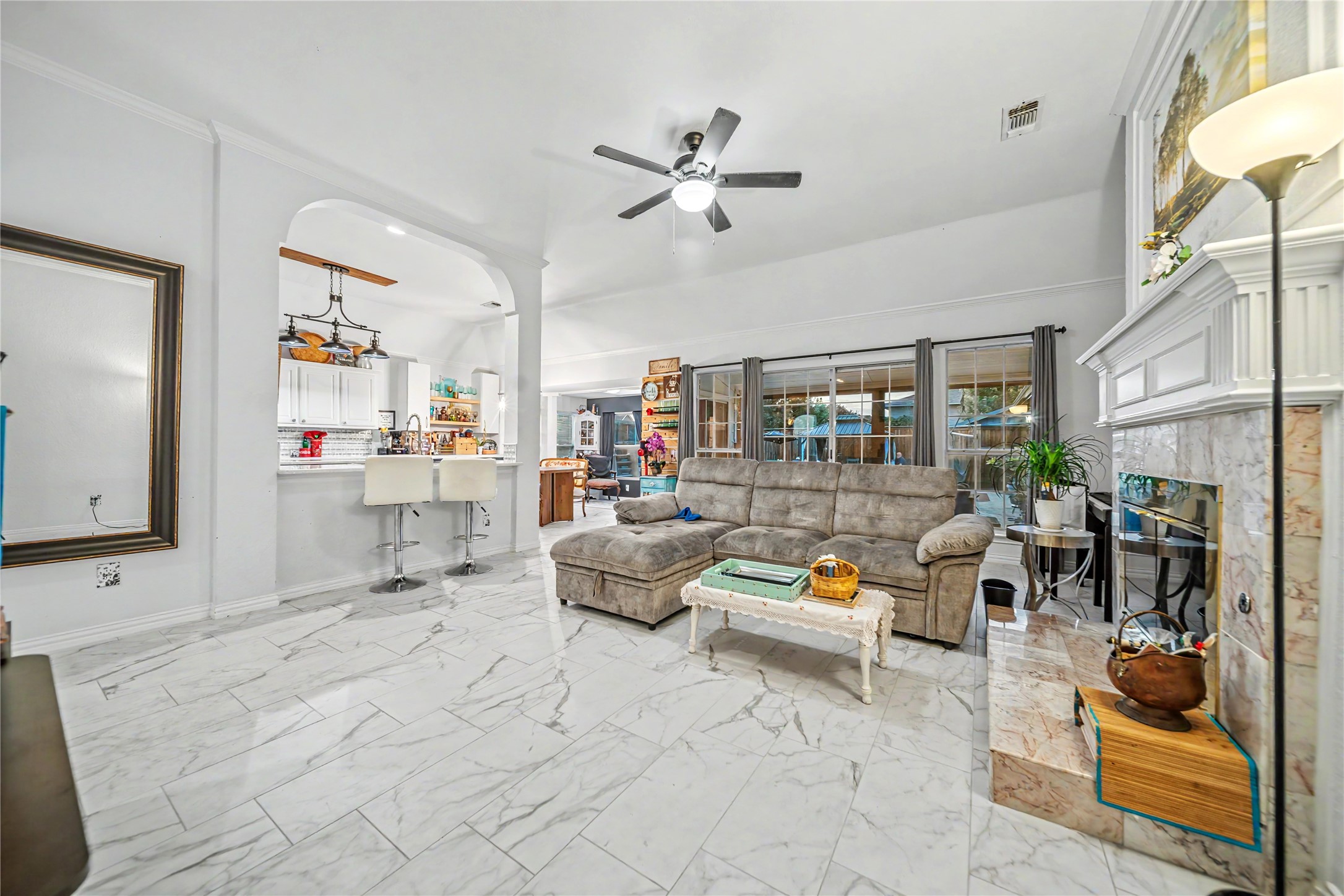 2530 Cresthaven Drive